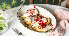 Запечённые груши с козьим сыром и орехами