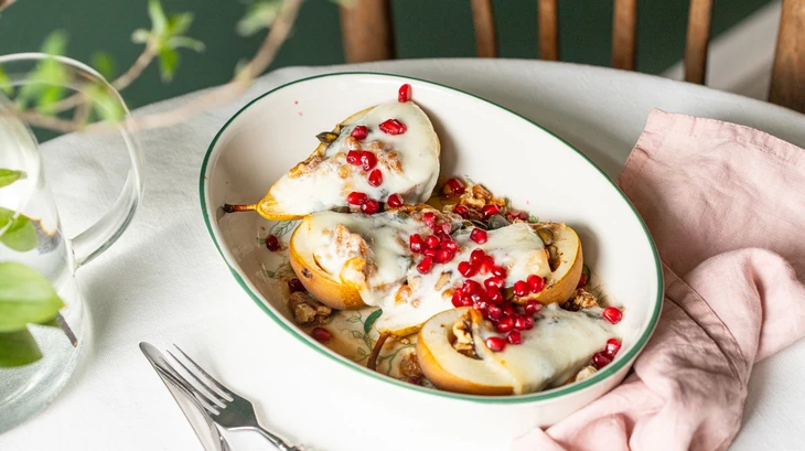 Запечённые груши с козьим сыром и орехами