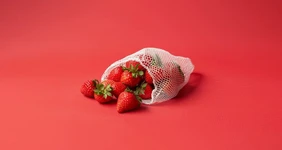 Можно ли есть клубнику каждый день и чем она полезна