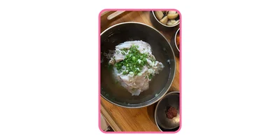 Рис в супе! (И с тонкими кусочками чёрной свинины, характерной для кухни острова Чеджу.) Об этом блюде ещё чуть позже поговорим