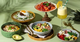 Рецепты гавайской кухни: рассказываем, как готовить поке, локо моко и даже пина коладу