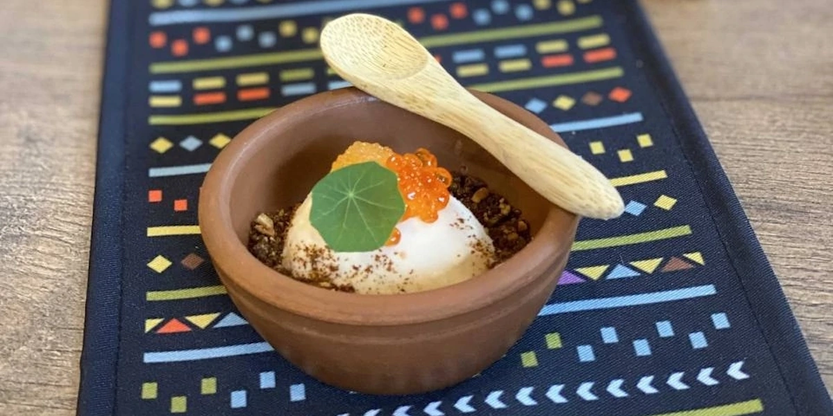 Гастрономический спектакль «Карелия». «Лодка Кижанка»: солёное мороженое с&nbsp;ряпушковой икрой © Фото «ВКарелииЕсть»