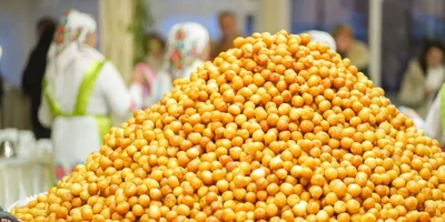 Та самая башня-рекордсмен из колобков «ÿяча́». Фотоархив трактира «Тёплая речка»