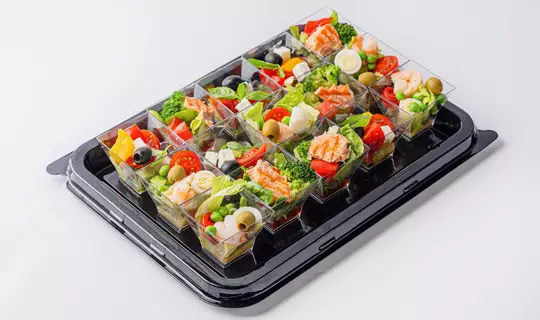 Ассорти салатов (С креветкой и горошком, Греческий, С лососем) в фуршетных стаканчиках, 15 шт