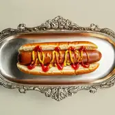 Почему люди едят руками и&nbsp;стучат бокалами: краткая история этикета