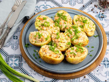 Фаршированный картофель с форелью