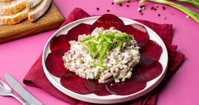 Легкая закуска с селедкой