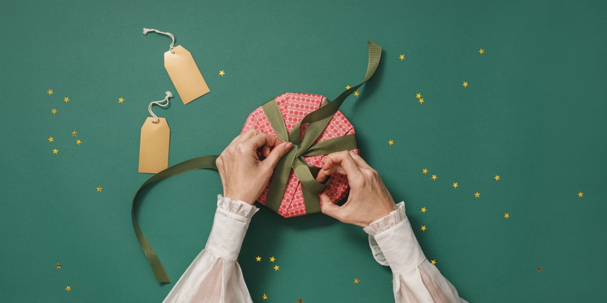 10 простых способов красиво и&nbsp;быстро упаковать подарки