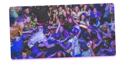 Фотографии с&nbsp;официального аккаунта Daybreaker в&nbsp;ознакомительных целях