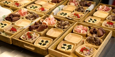 На фестивале «Вкус Якутии — 2024» было представлено 66 блюд и&nbsp;14 напитков. Фото: пресс-служба Ассоциации гостеприимства Республики Саха (Якутия)