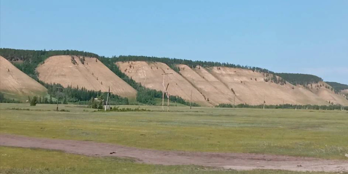 Сопки долины Туймаада вдоль&nbsp;Якутска. Фото Лены Кулачиковой
