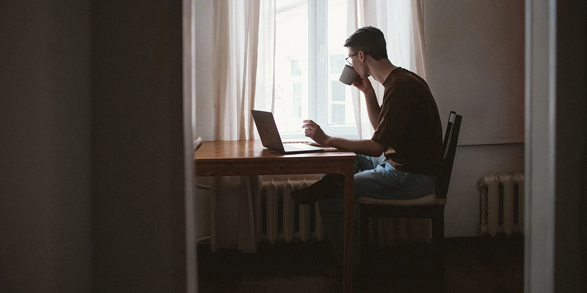 Что ест и пьёт студент, когда есть деньги и их нет