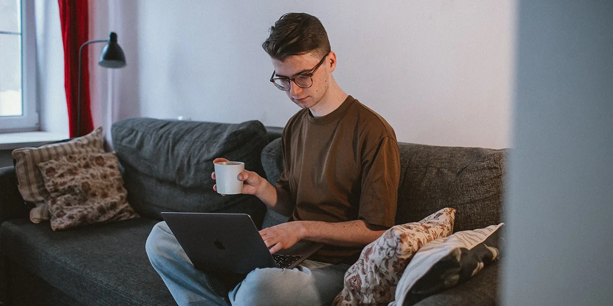 Что ест и пьёт студент, когда есть деньги и их нет