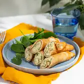 Блины с&nbsp;лососем и&nbsp;кремчизом