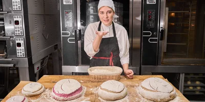 Как актриса превратила хлеб в холсты