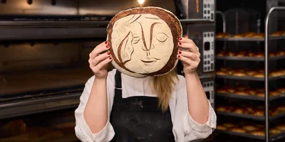 Как актриса превратила хлеб в холсты