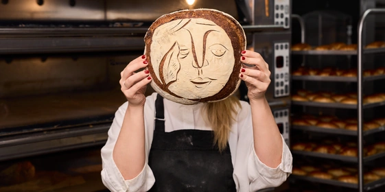 Как актриса превратила хлеб в&nbsp;холсты