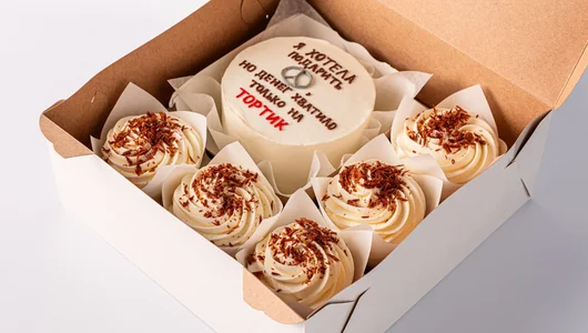 Набор Бенто-торт с капкейками «Ваша Надпись»