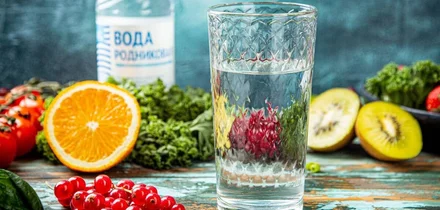 Какую воду лучше пить: газированную или без газа