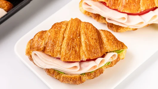 Круассан с индейкой и мягким сыром, 6 шт