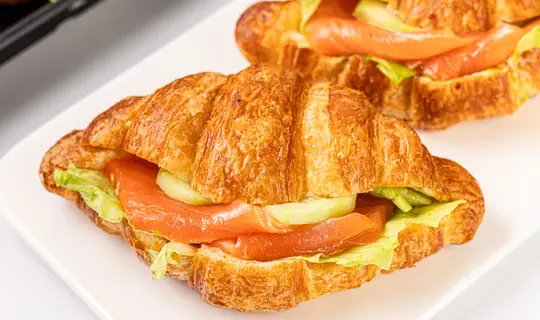 Круассаны с форелью, 6 шт