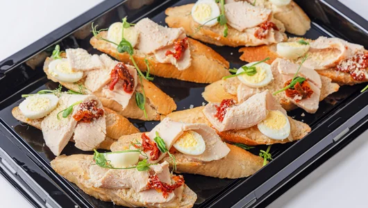 Брускетта цезарь с индейкой, 10 шт