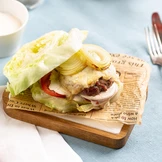 Бургер на подушке из салата