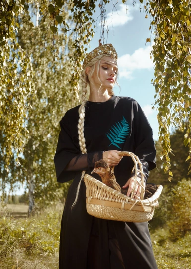 Русский фольклор в&nbsp;моде: как лапти, понёвы и&nbsp;кокошники вошли в&nbsp;гардеробы 2025 года