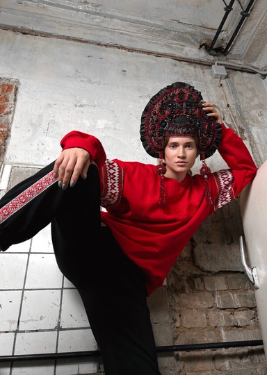 Русский фольклор в&nbsp;моде: как лапти, понёвы и&nbsp;кокошники вошли в&nbsp;гардеробы 2025 года