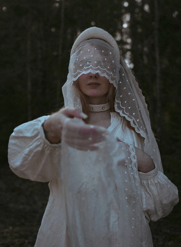 Русский фольклор в&nbsp;моде: как лапти, понёвы и&nbsp;кокошники вошли в&nbsp;гардеробы 2025 года