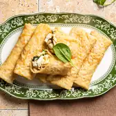 Блины с&nbsp;варёным яйцом, шпинатом и&nbsp;сыром