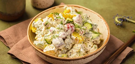 Простые и быстрые: рецепты дачных салатов с сочными овощами и зеленью