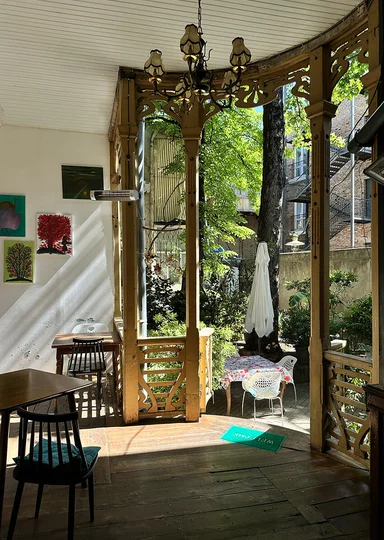 Пока хинкали перевариваются: топ мест в Грузии для уютного чаепития и не только