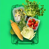 Молодо-зелено: из чего быстро собрать салат к шашлыку