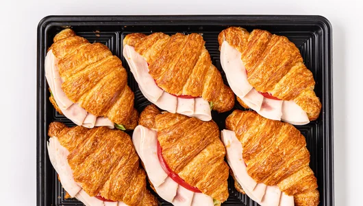 Круассан с индейкой и мягким сыром, 6 шт