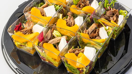 Фуршетный салат «С уткой и манговым соусом» в стаканчиках, 9 шт