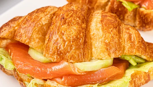 Круассаны с форелью, 6 шт