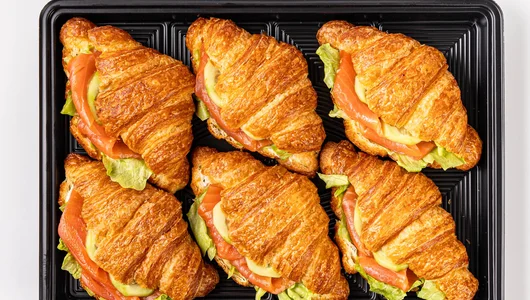 Круассаны с форелью, 6 шт