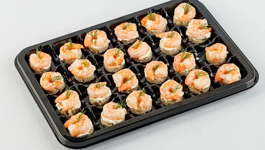 Мини-брускетты с тигровой креветкой и сырным кремом, 24 шт