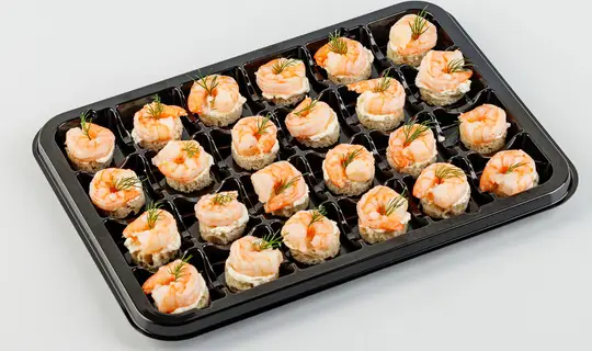 Мини-брускетты с тигровой креветкой и сырным кремом, 24 шт