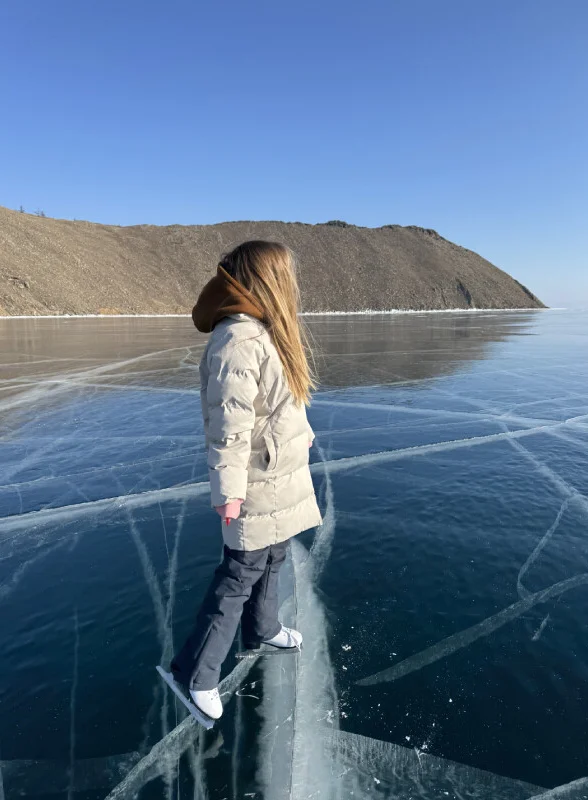 Байкал в марте. Фото Дарьи Ардаминой