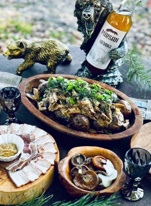 Омуль, хлебушек и холодная рюмашка: от чего кайфуют туристы на Байкале