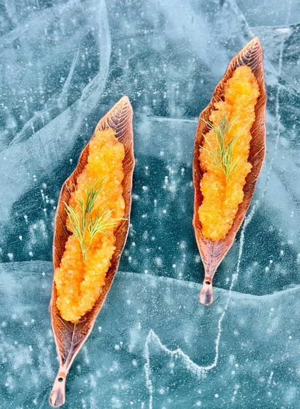 Омуль, хлебушек и холодная рюмашка: от чего кайфуют туристы на Байкале