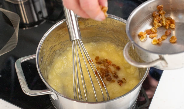 Слойка с яблоком и грушей, шаг 3/12