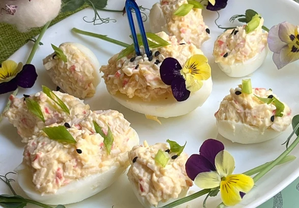 Рецепт «Яйца, фаршированные крабовыми палочками» Рецепт «Яйца, фаршированные крабовыми палочками»