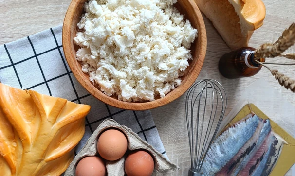 Батон, фаршированный сельдью, морковью, яйцом и зеленью, шаг 1/10