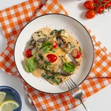 Палтус со шпинатом в сливочном соусе