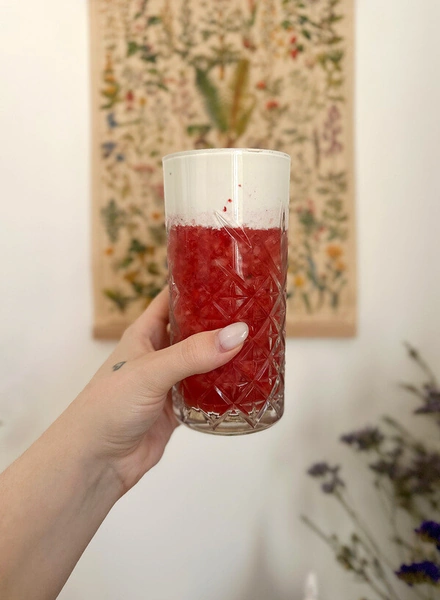 Аффогато, клубничный с сырной пенкой и дальгона-кофе — готовим 3 трендовых напитка дома