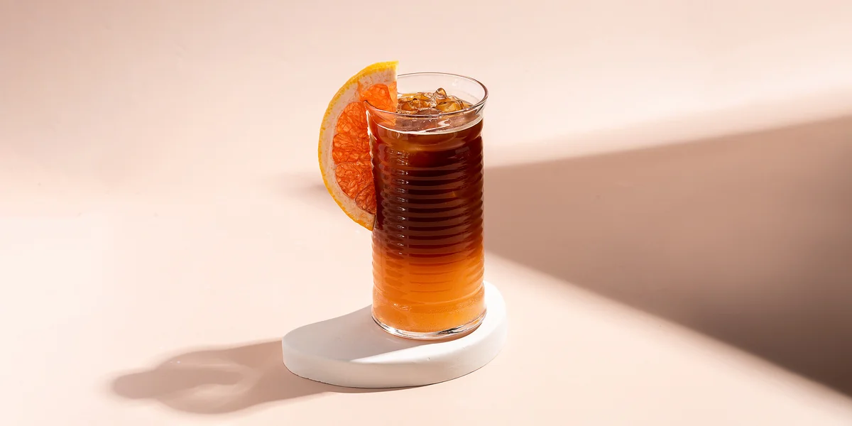 Айс раф, кофе с урбечем и матча латте: рецепты холодного кофе для летнего настроения