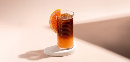 Айс раф, кофе с урбечем и матча латте: рецепты холодного кофе для летнего настроения